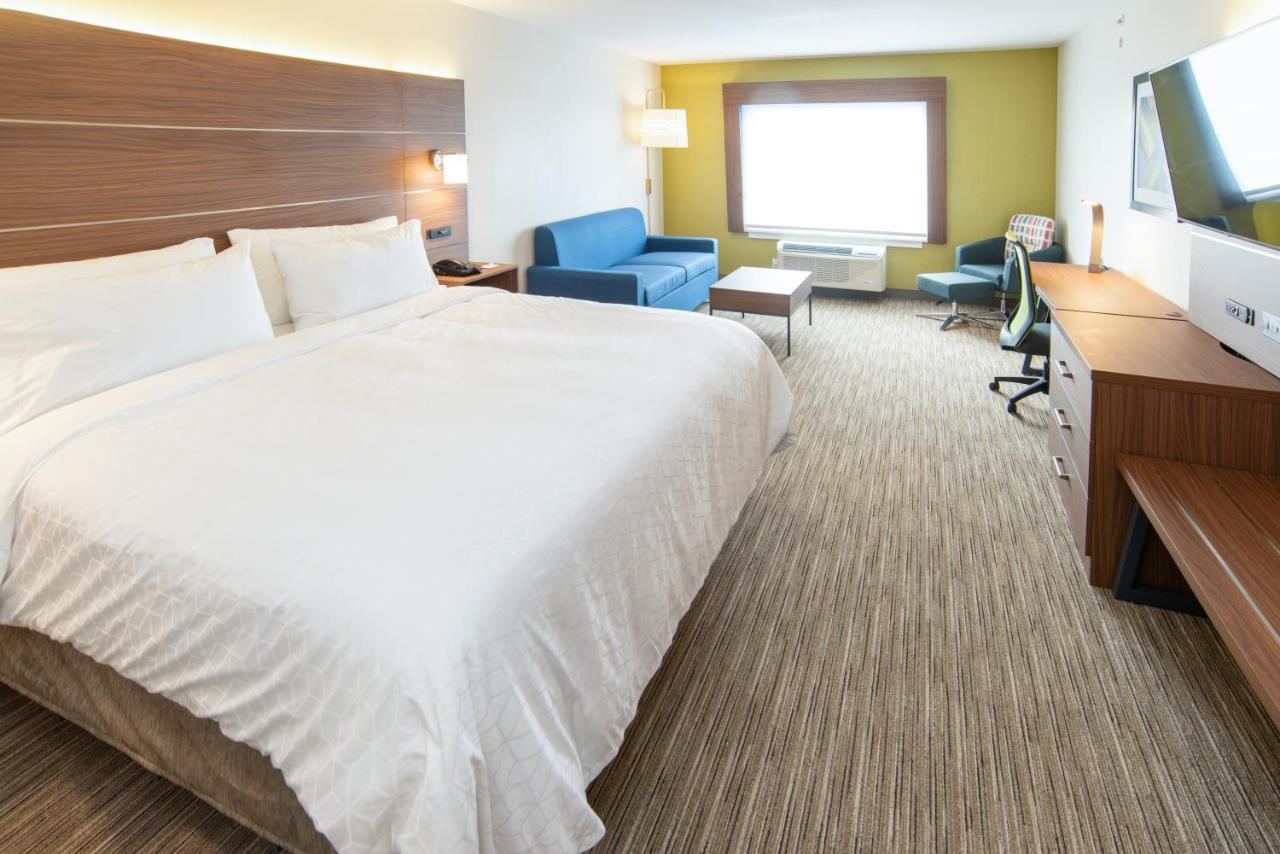 Holiday Inn Express & Suites - North Battleford By Ihg Exterior foto